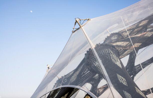 力與柔性織物的結合，成就張拉結構