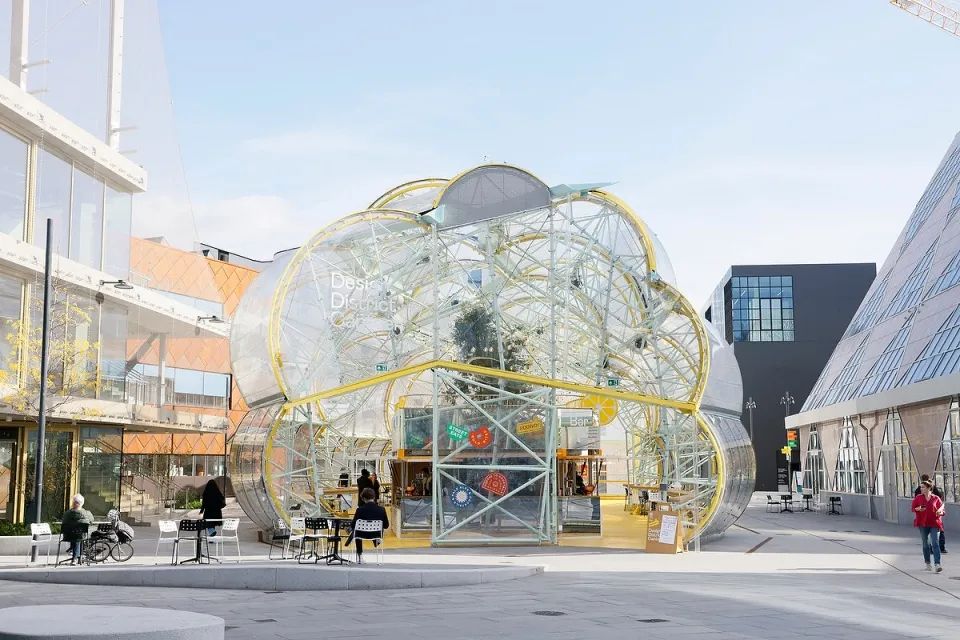 極簡(jiǎn)超輕，ETFE膜結(jié)構(gòu)“泡泡食堂”